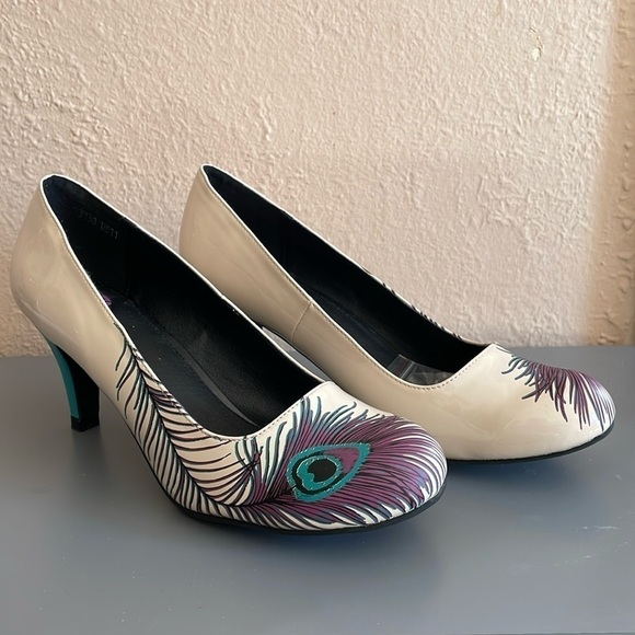Tuk peacock cream and teal colored heels Sz 11 - Picture 2 of 9